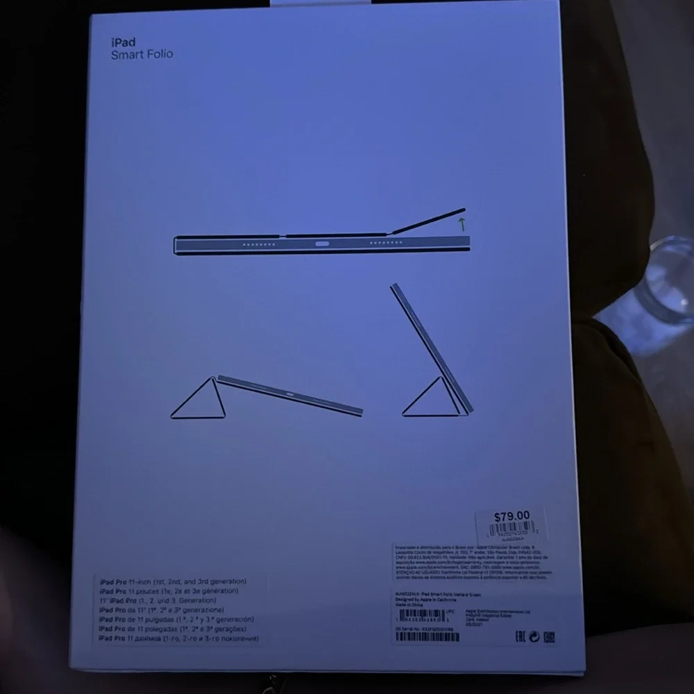 Slightly used Apple Smart Folio that fit iPad Pro 1-3rd generation